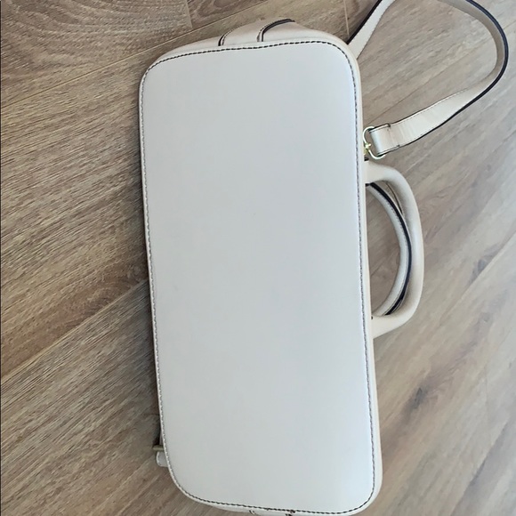 Gorgeous Anne Klein Hand Bag/ Shoulder Bag With Crossbody Strap - Picture 4 of 10